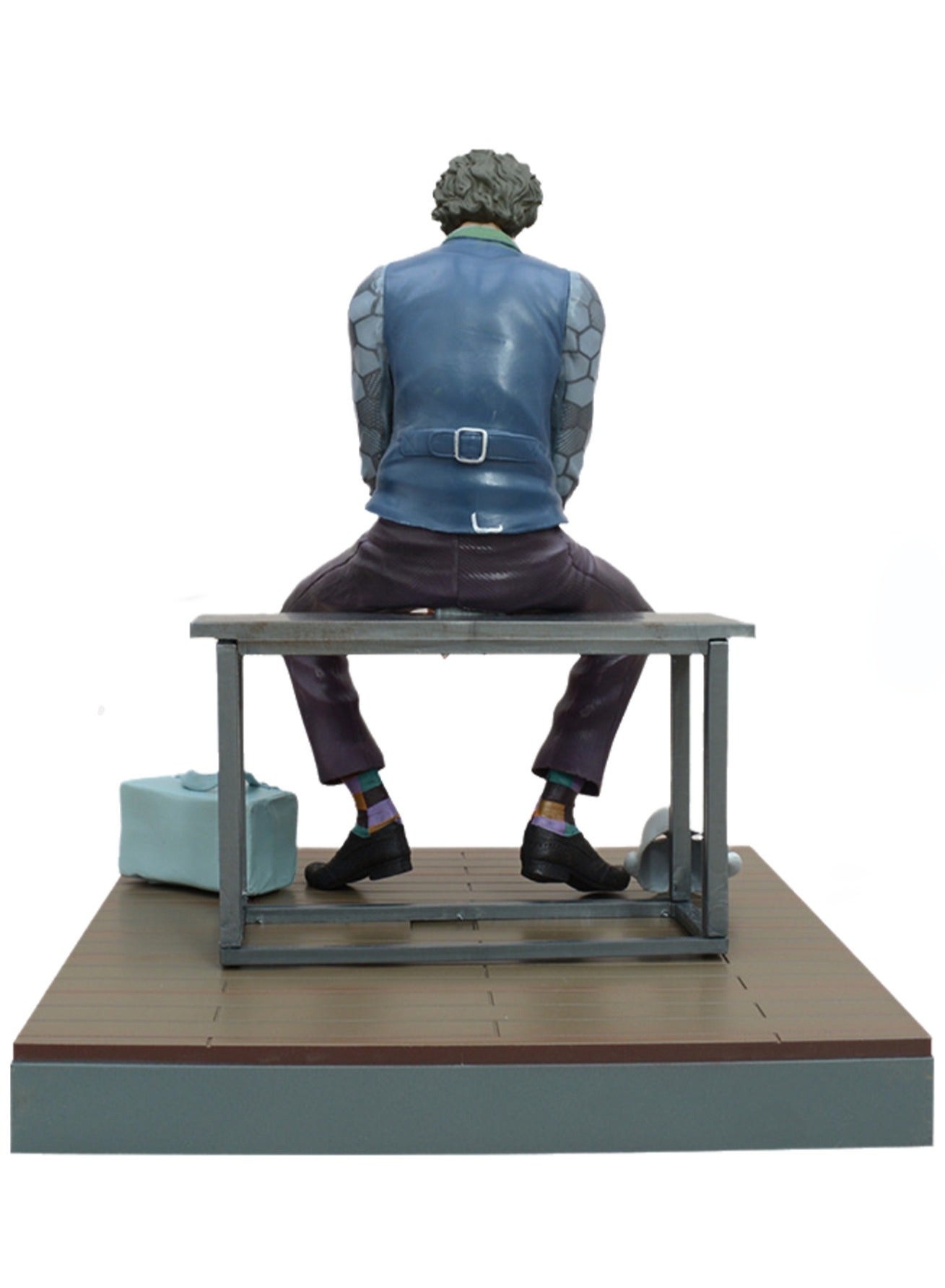 اکشن فیگور جوکر نشسته در بازداشت 27 سانتی اورجینال برند نکا